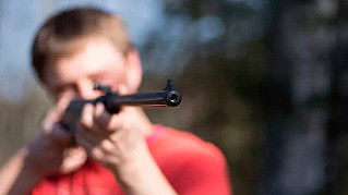 В Ростовской области восьмилетний мальчик выстрелил из ружья в брата-близнеца