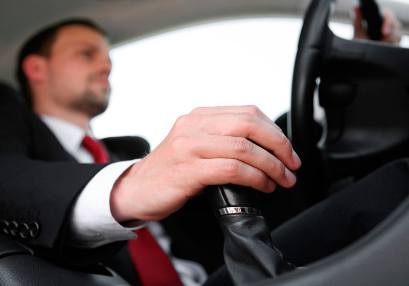 Названы три самых опасных привычки водителей
