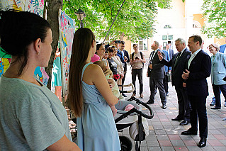 Дмитрий Медведев посетил ПВР в Неклиновском районе
