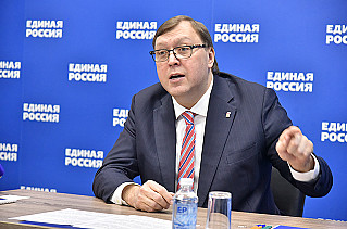 «Единая Россия» успешно добивается реализации наказов избирателей