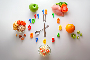 Как перестать есть на ночь: 6 эффективных советов