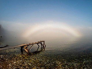 Фотограф запечатлел на Байкале уникальную «белую радугу».