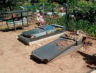 В Ростовской области вандалы устроили погром на кладбище