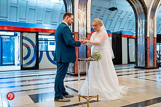  С начала лета на станции метро «Маяковская» в Москве поженились 11 пар
