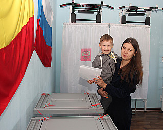 Жители Обливского и Советского районов принимают участие в голосовании