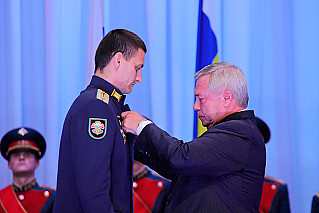 В День Ростовской области губернатор вручил награды жителям Дона