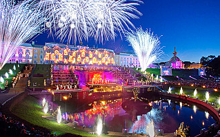 Осенний праздник фонтанов в Петергофе посетило более 33 тысяч человек