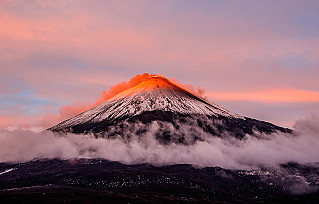 Проснувшийся на Камчатке вулкан грозит мощным извержением