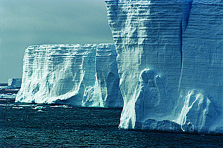 Таяние ледников может освободить замерзшие в них вирусы