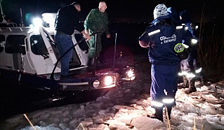 В Ростовской области подростков унесло на льдине