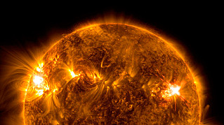 Мощные солнечные вспышки могут разрушить электросеть Земли